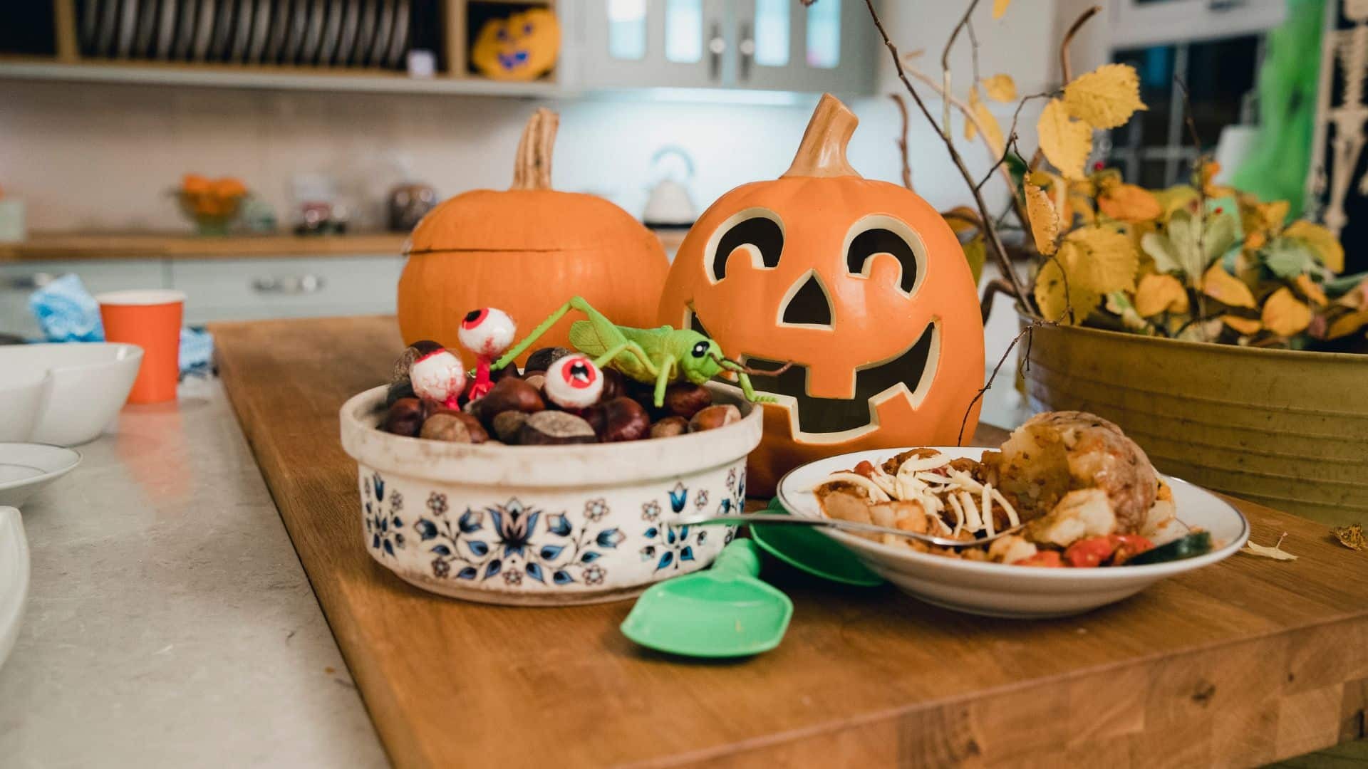 Featured image for “Celebrate Halloween with Safe Snacks for Healthy Teeth”